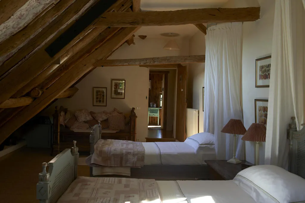 ****  Mas De Garrigue Bed & Breakfast Calvignac France